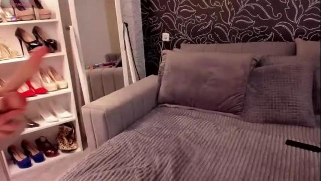 Image 3 of jullia_moor Stream on Chaturbate on 1 month ago