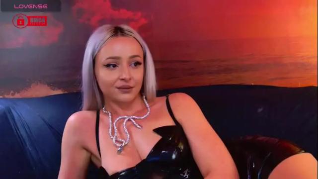 Image 4 of julliamilerrr Stream on Chaturbate on 2 months ago