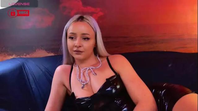 Image 6 of julliamilerrr Stream on Chaturbate on 2 months ago