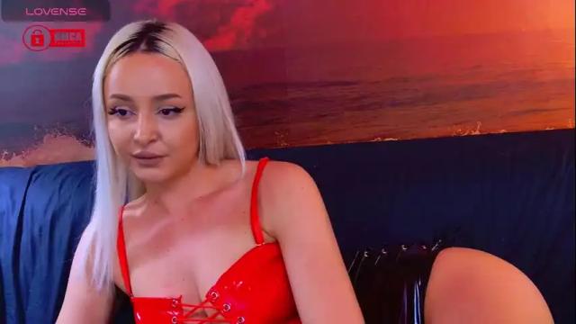 Image 4 of julliamilerrr Stream on Chaturbate on 2 months ago