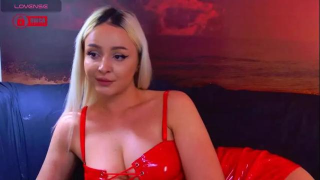 Image 11 of julliamilerrr Stream on Chaturbate on 25 days ago