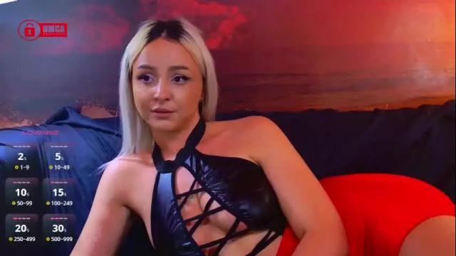 Image 3 of julliamilerrr Stream on Chaturbate on 18 days ago