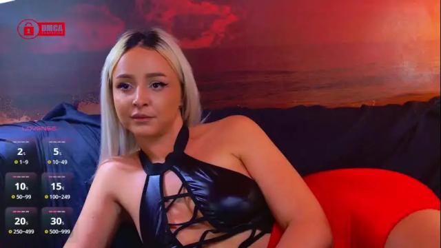Image 8 of julliamilerrr Stream on Chaturbate on 18 days ago