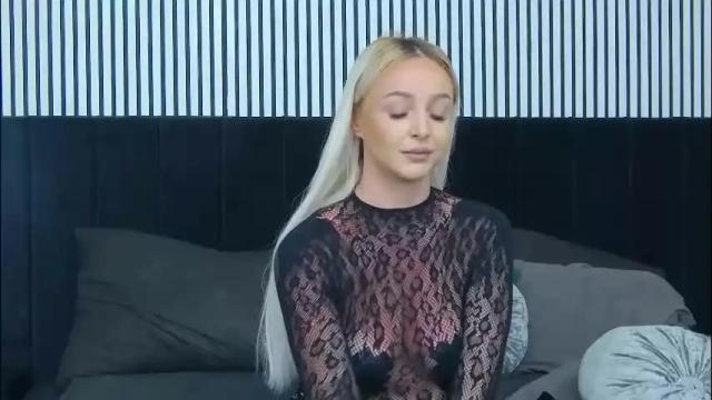 Image 12 of julliamilerrr Stream on Chaturbate on 2 months ago