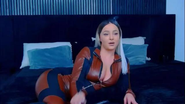 Image 3 of julliamilerrr Stream on Chaturbate on 2 months ago