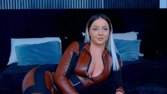 Image 6 of julliamilerrr Stream on Chaturbate on 2 months ago