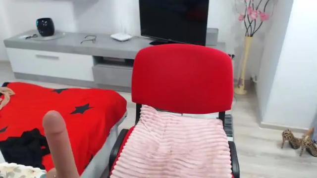 Image 3 of julliemilf Stream on Chaturbate on 14 months ago