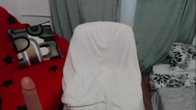 Image 10 of julliemilf Stream on Chaturbate on 3 months ago