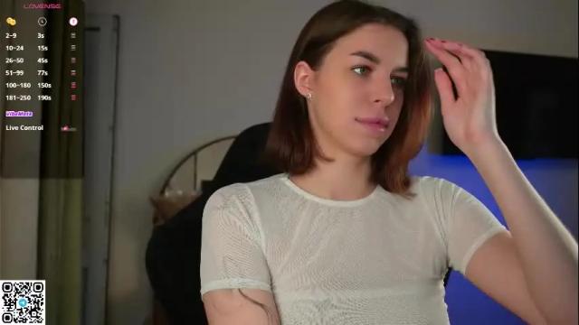 Image 2 of julliette_softs Stream on Chaturbate on 1 month ago