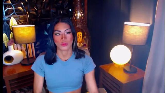 Image 3 of jullimiller Stream on Chaturbate on 3 months ago