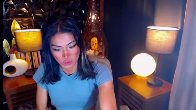 Image 4 of jullimiller Stream on Chaturbate on 3 months ago