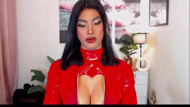 Image 12 of jullimiller Stream on Chaturbate on 2 months ago