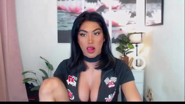 Image 2 of jullimiller Stream on Chaturbate on 2 months ago