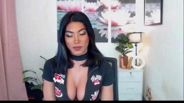 Image 8 of jullimiller Stream on Chaturbate on 2 months ago