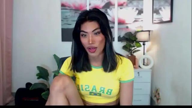 Image 6 of jullimiller Stream on Chaturbate on 2 months ago