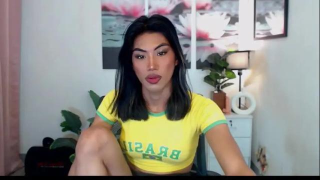 Image 8 of jullimiller Stream on Chaturbate on 2 months ago