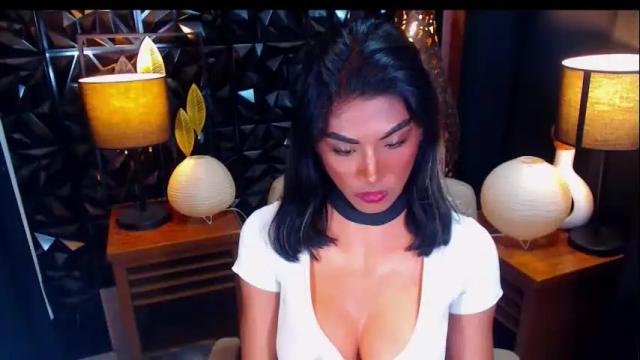 Image 2 of jullimiller Stream on Chaturbate on 2 months ago