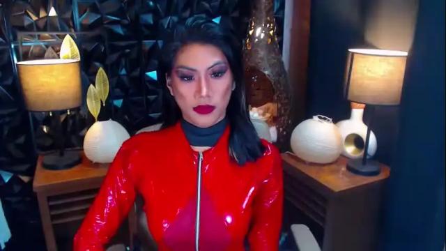 Image 3 of jullimiller Stream on Chaturbate on 1 month ago