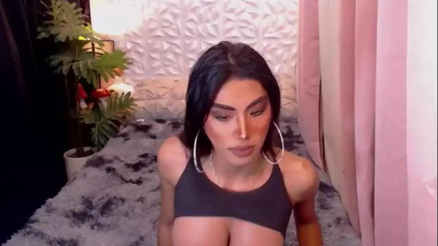 Image 10 of jullimiller Stream on Chaturbate on 15 days ago