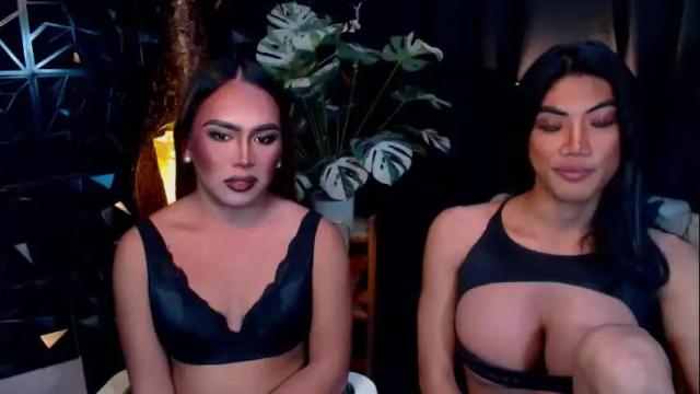 Image 2 of jullimiller Stream on Chaturbate on 4 days ago