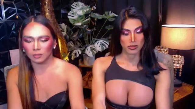 Image 2 of jullimiller Stream on Chaturbate on 1 day ago