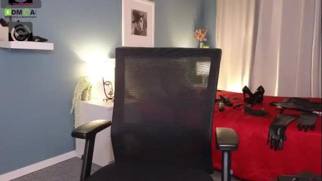 Image 2 of julya_parker Stream on Chaturbate on 20 days ago