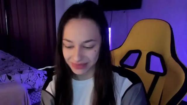 Image 2 of june_moone Stream on Chaturbate on 13 months ago