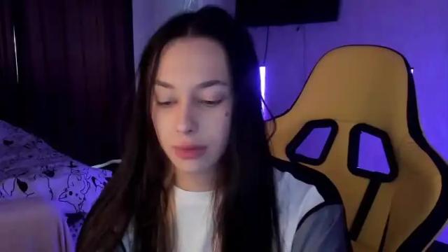 Image 3 of june_moone Stream on Chaturbate on 13 months ago