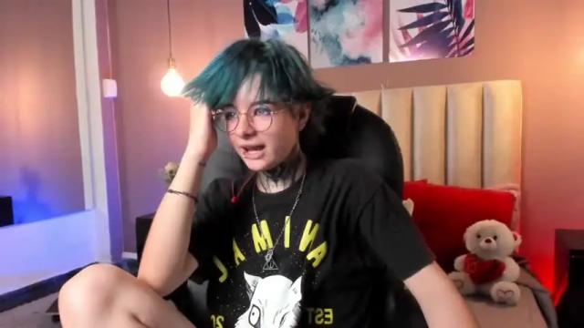 Image 3 of juneblake Stream on Chaturbate on 14 months ago
