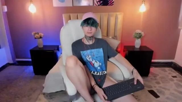 Image 3 of juneblake Stream on Chaturbate on 14 months ago