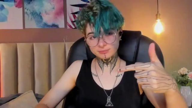 Image 2 of juneblake Stream on Chaturbate on 15 months ago