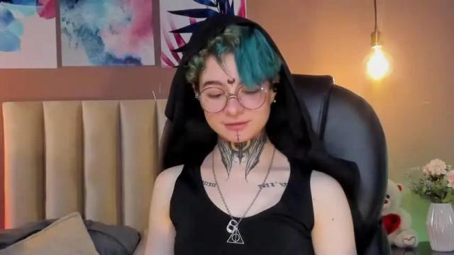 Image 4 of juneblake Stream on Chaturbate on 15 months ago