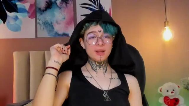 Image 8 of juneblake Stream on Chaturbate on 15 months ago