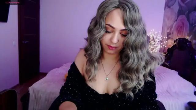 Image 11 of just_a_queen Stream on Chaturbate on 26 months ago