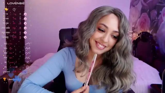 Image 3 of just_a_queen Stream on Chaturbate on 17 months ago