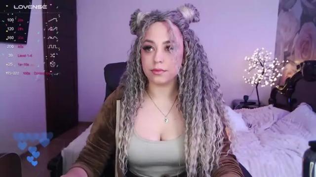 Image 3 of just_a_queen Stream on Chaturbate on 16 months ago