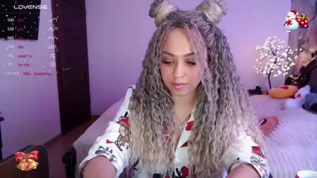 Image 6 of just_a_queen Stream on Chaturbate on 16 months ago