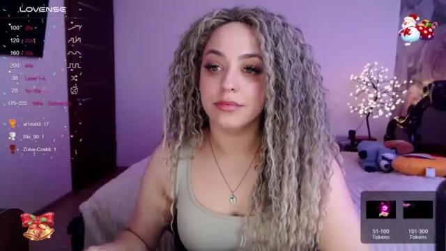 Image 3 of just_a_queen Stream on Chaturbate on 16 months ago