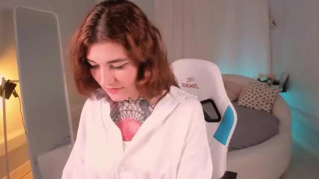 Image 8 of just_curly Stream on Chaturbate on 18 months ago