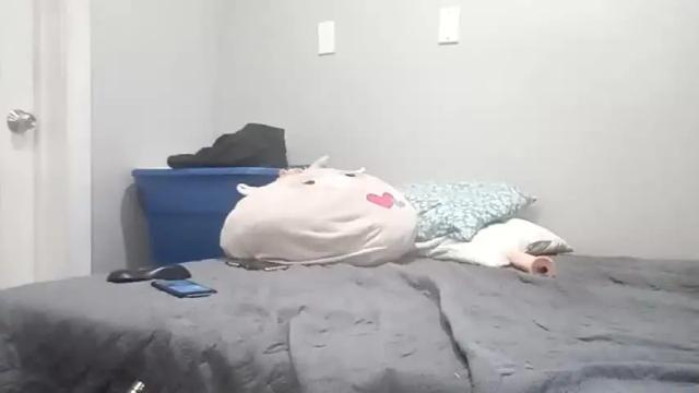 Image 10 of just_e23 Stream on Chaturbate on 18 months ago