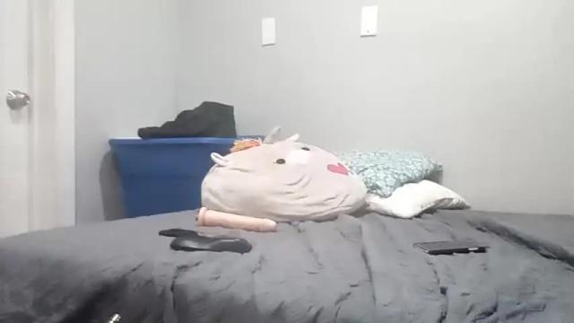 Image 2 of just_e23 Stream on Chaturbate on 18 months ago
