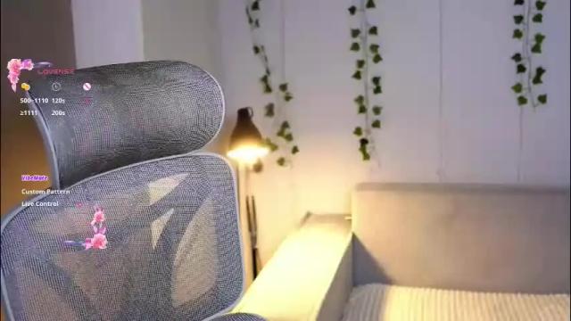 Image 12 of just_emmy Stream on Chaturbate on 1 month ago