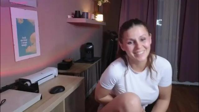 Image 2 of just_honey4u Stream on Chaturbate on 3 months ago