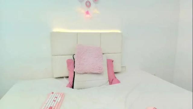 Image 6 of just_isa Stream on Chaturbate on 1 month ago