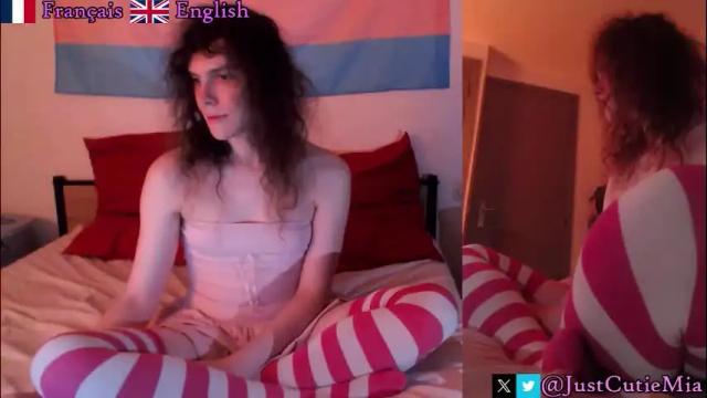 Image 10 of justcutiemia Stream on Chaturbate on 1 month ago