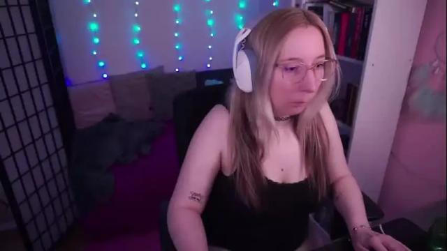 Image 2 of justkerryx Stream on Chaturbate on 6 days ago