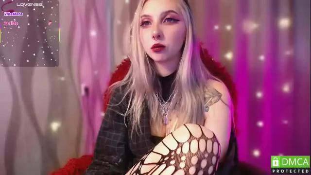Image 12 of justmeowgirl Stream on Chaturbate on 1 month ago