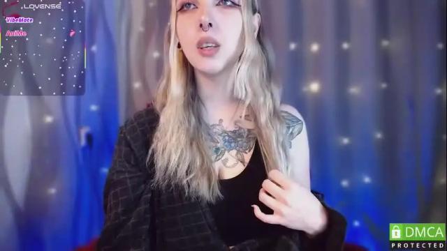 Image 4 of justmeowgirl Stream on Chaturbate on 25 days ago