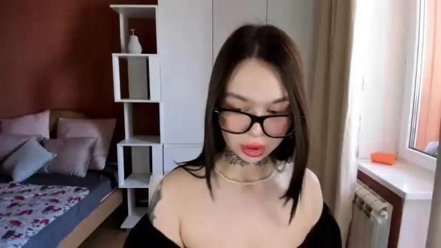 Image 2 of k1ttywake Stream on Chaturbate on 16 months ago