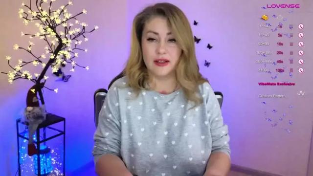 Image 2 of kaassandraa Stream on Chaturbate on 18 months ago